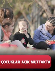 Çocuklar Açık Mutfakta