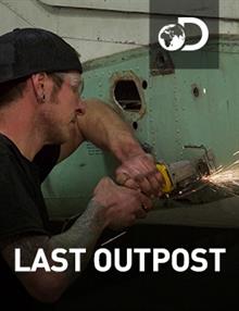 Last Outpost: Monster Tow Truck & Survival Pod